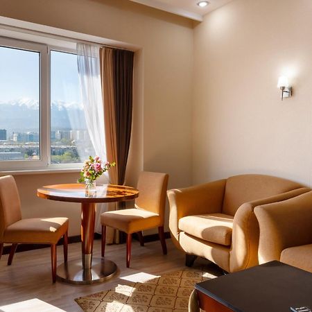 אלמטי Regardal Hotel מראה חיצוני תמונה