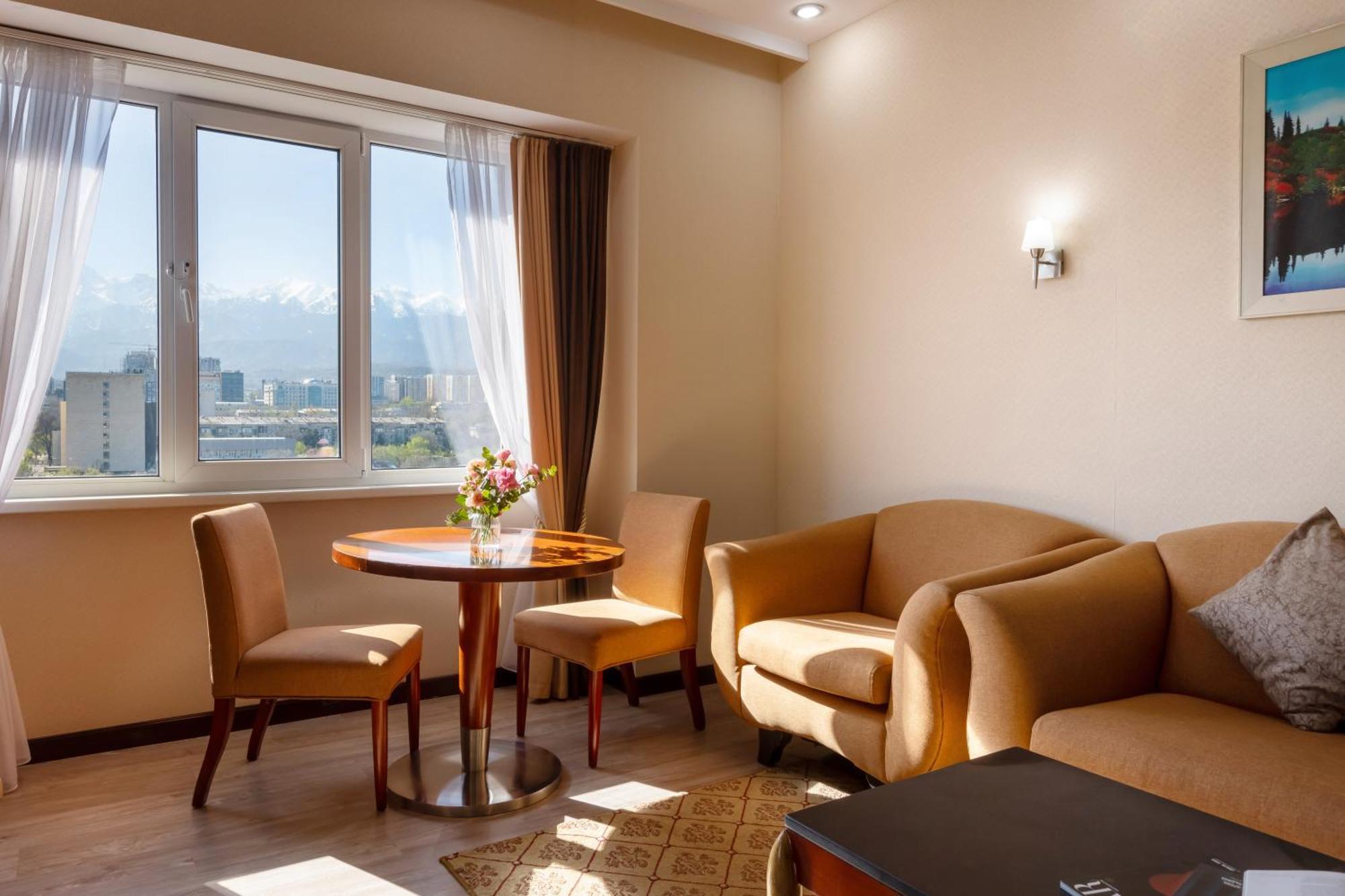 אלמטי Regardal Hotel מראה חיצוני תמונה