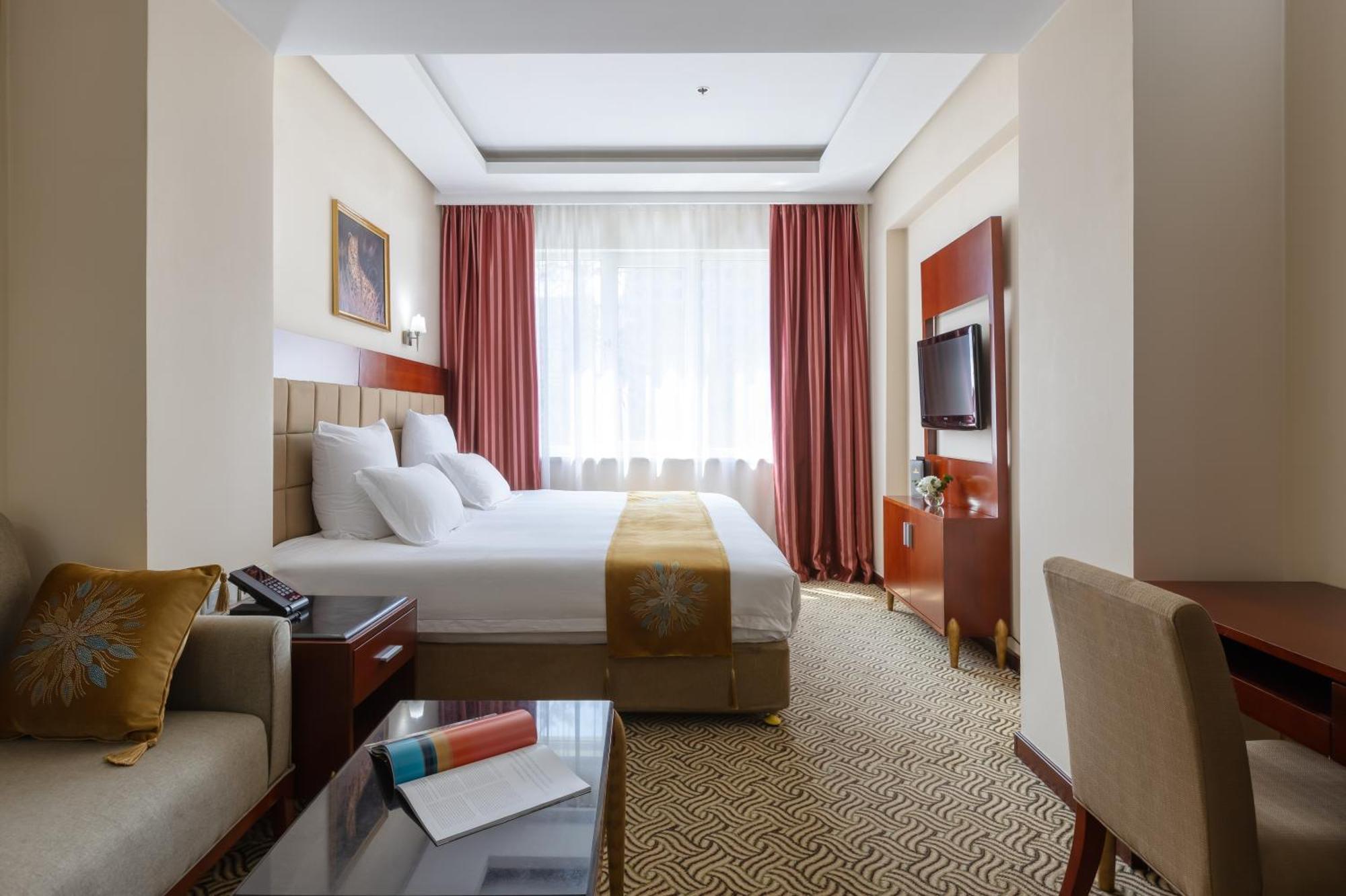 אלמטי Regardal Hotel מראה חיצוני תמונה