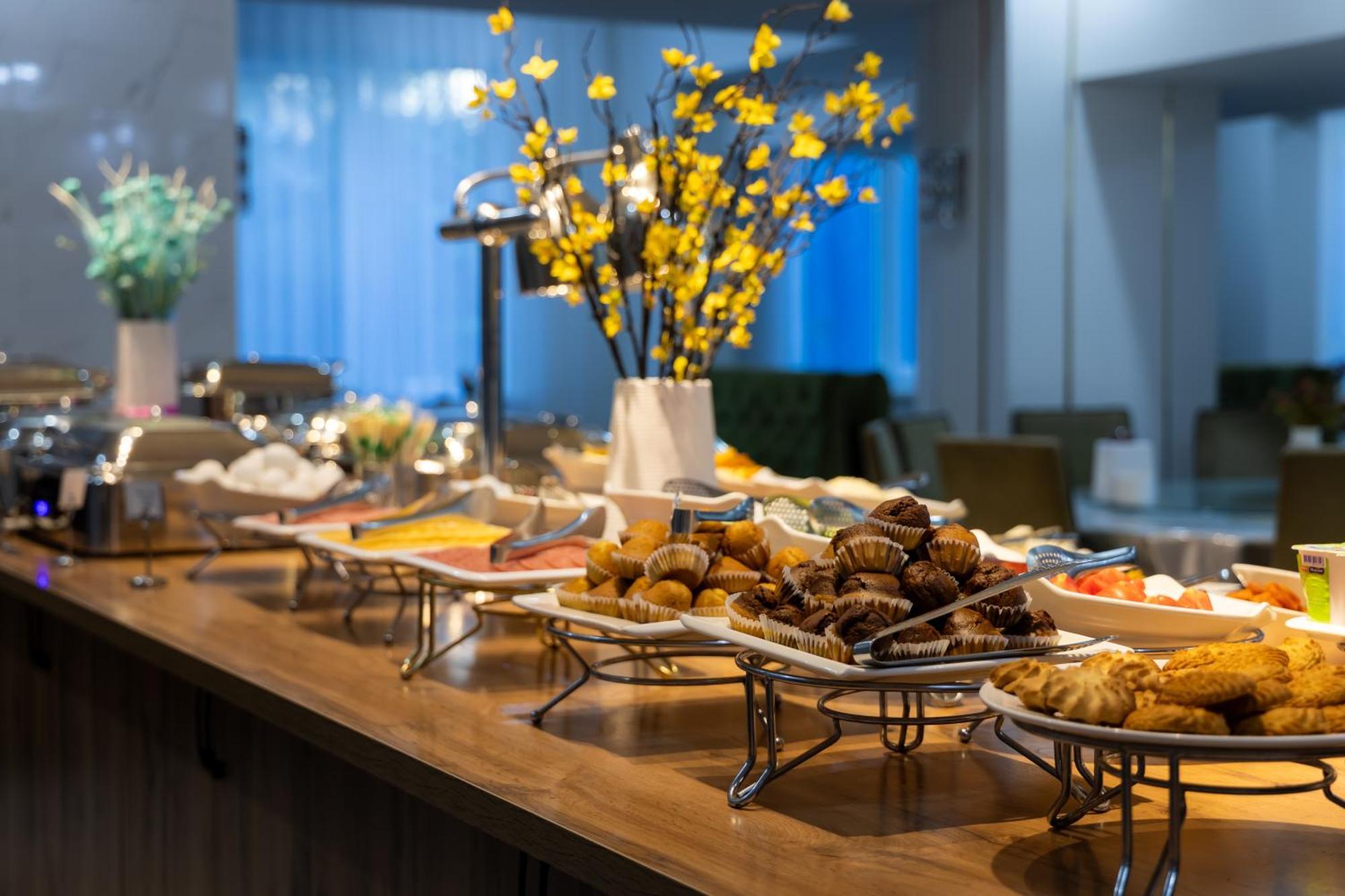 אלמטי Regardal Hotel מראה חיצוני תמונה