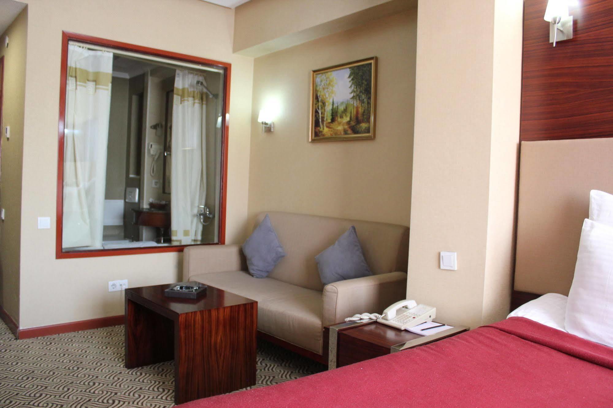 אלמטי Regardal Hotel מראה חיצוני תמונה