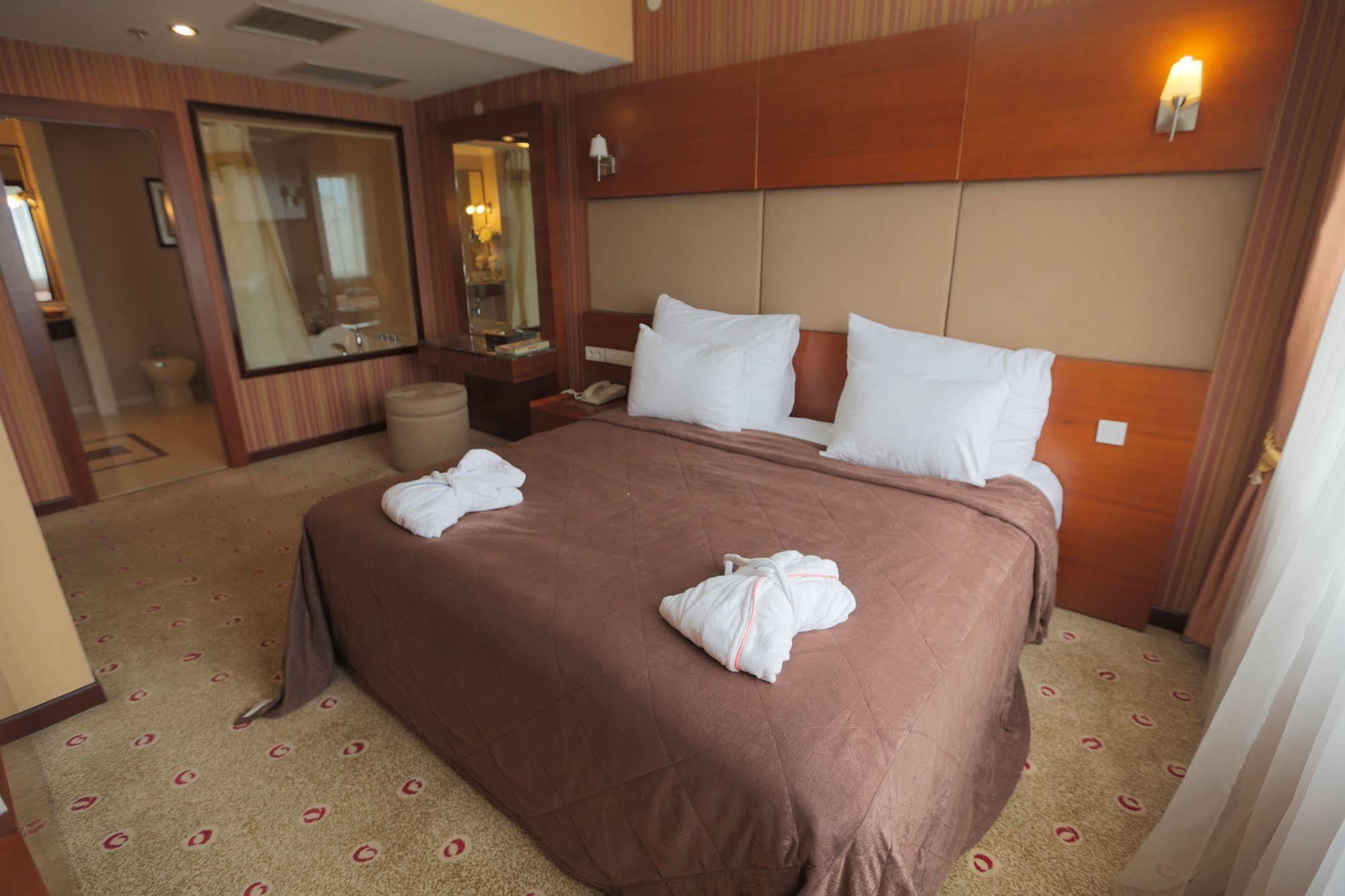 אלמטי Regardal Hotel מראה חיצוני תמונה