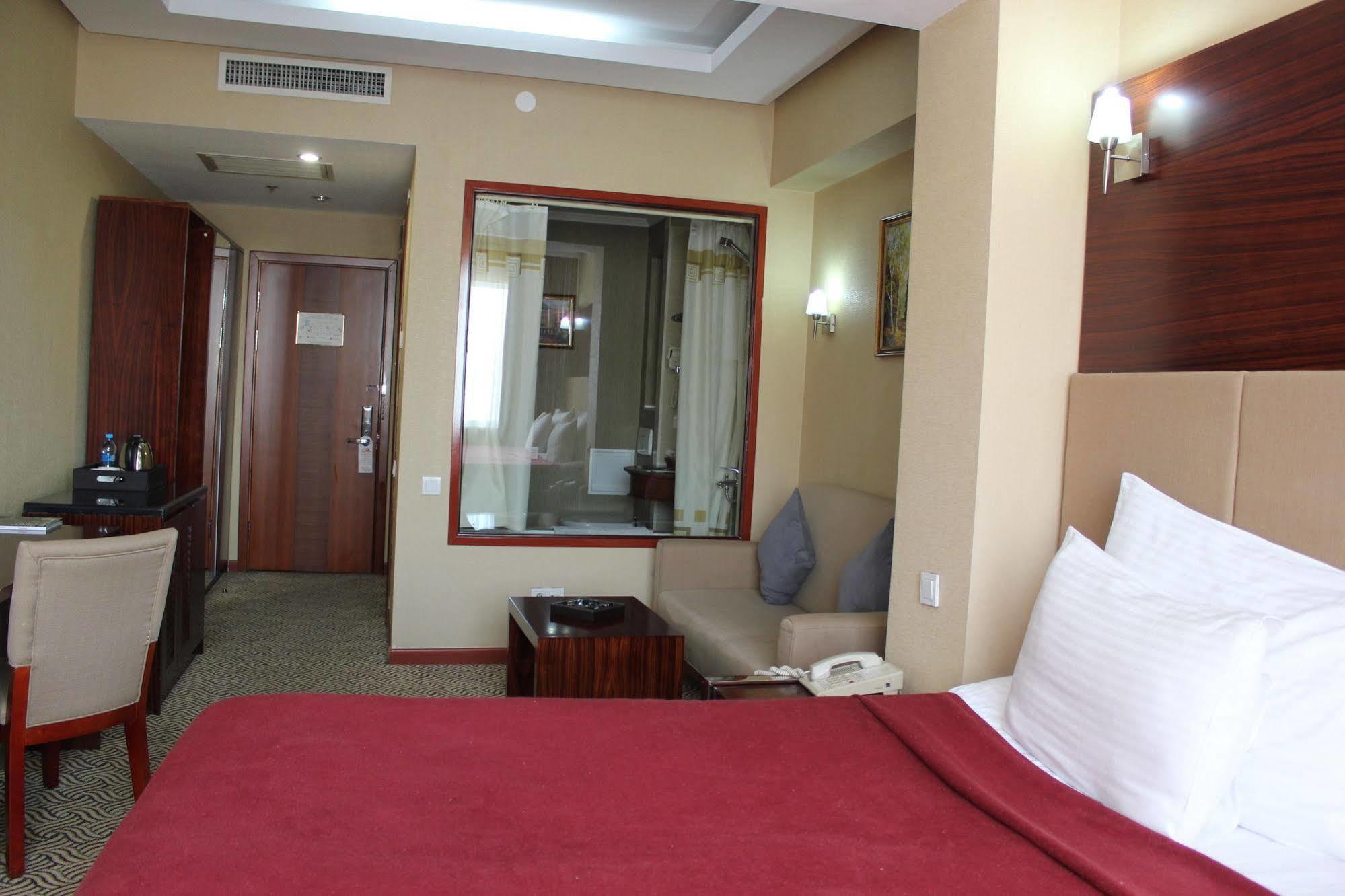 אלמטי Regardal Hotel מראה חיצוני תמונה