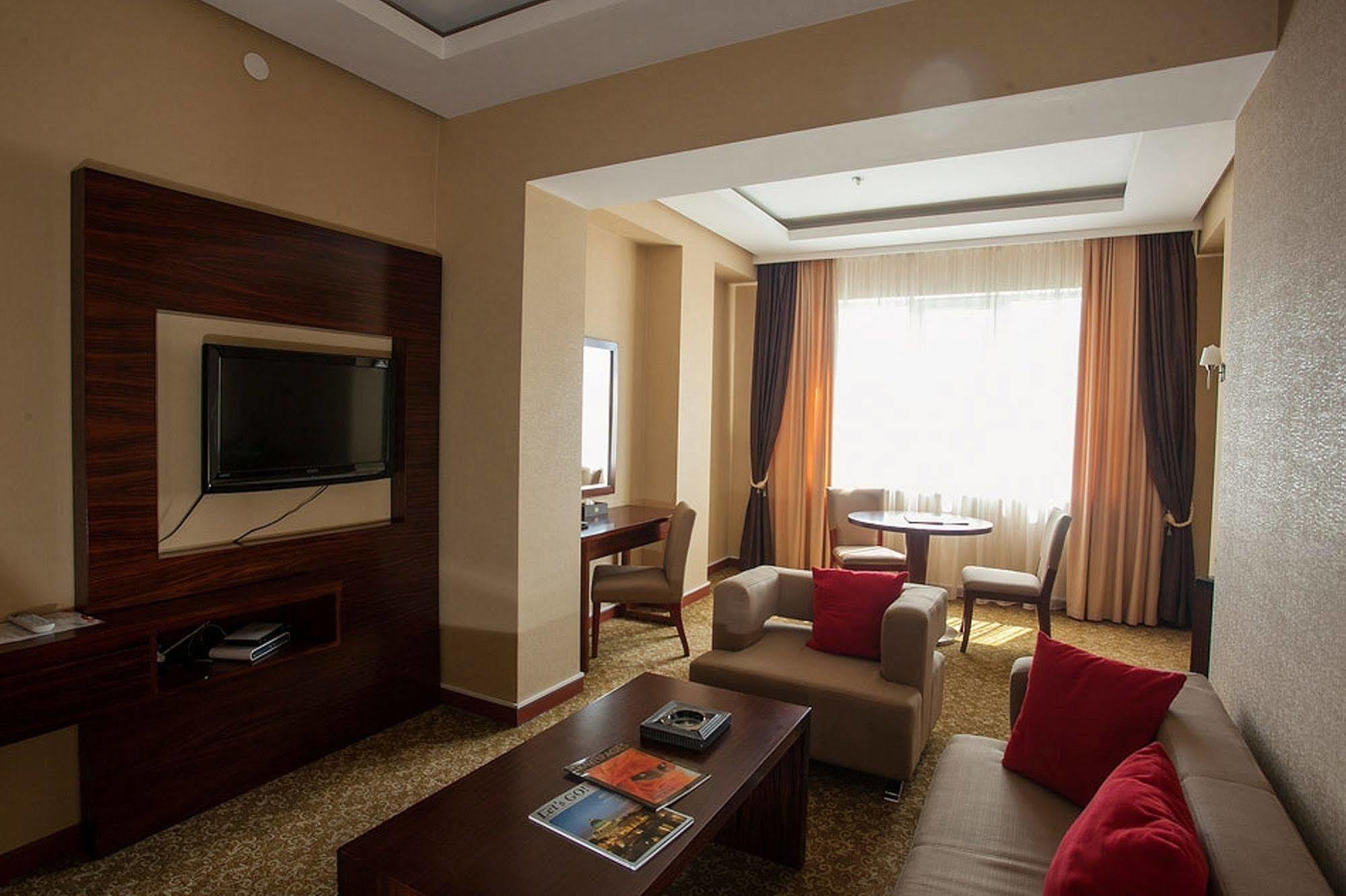 אלמטי Regardal Hotel מראה חיצוני תמונה